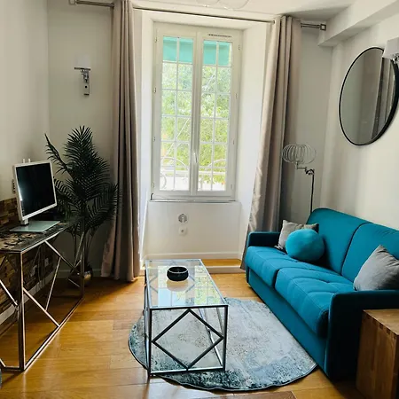 Apartmán 2- Cosy One Bedroom 2-4p, Located Place Nationale *