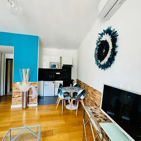 Appartement 2- Cosy One Bedroom 2-4p, Located Place Nationale Antibes